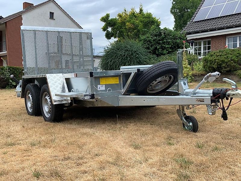 Mini Baggeranhänger Variant 2700 kg inkl. Ersatzrad Schaufelabla.