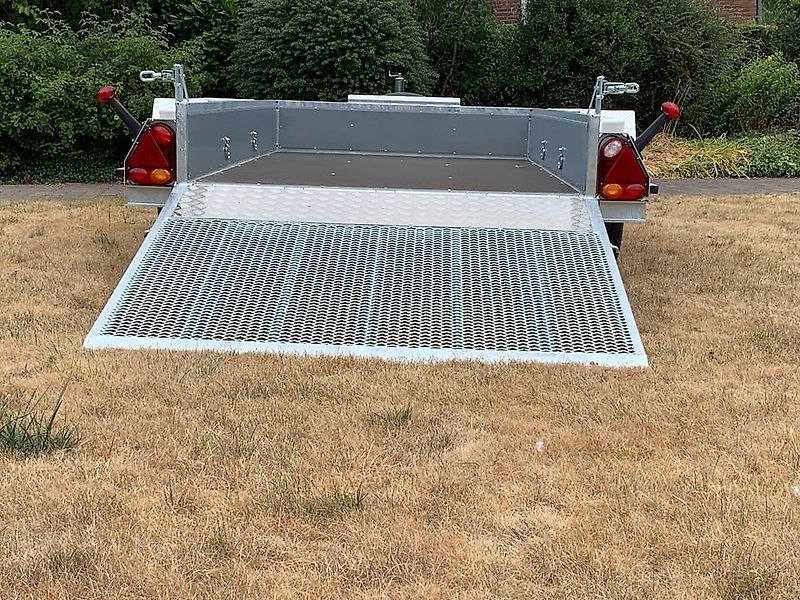 Mini Baggeranhänger Variant 2700 kg inkl. Ersatzrad Schaufelabla.