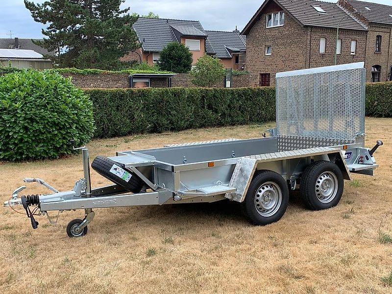 Mini Baggeranhänger Variant 2700 kg inkl. Ersatzrad Schaufelabla.