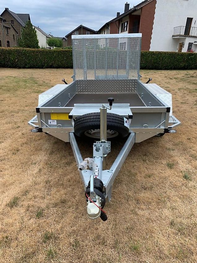 Mini Baggeranhänger Variant 2700 kg inkl. Ersatzrad Schaufelabla.