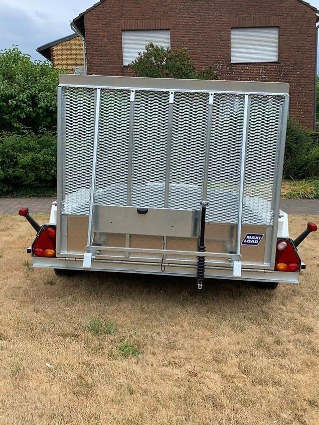 Mini Baggeranhänger Variant 2700 kg inkl. Ersatzrad Schaufelabla.
