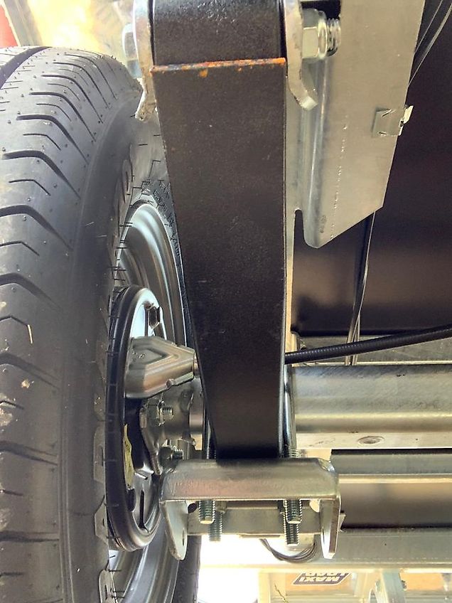 Mini Baggeranhänger Variant 2700 kg inkl. Ersatzrad Schaufelabla.