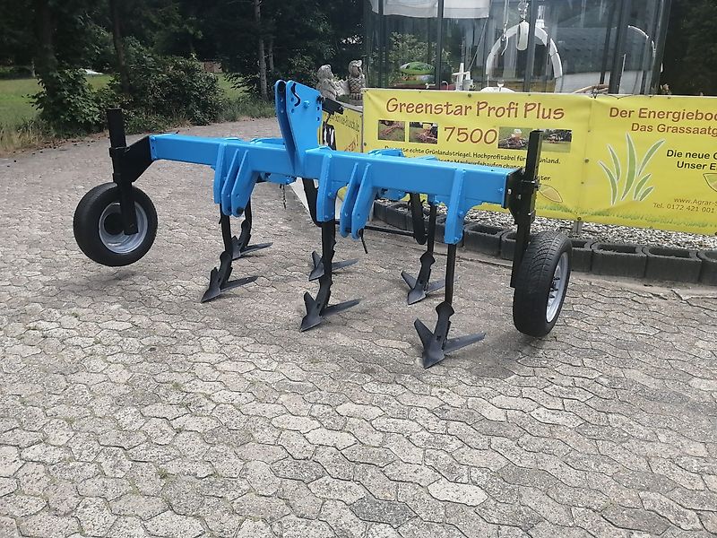 Heilers Frontgrubber 250cm Ideal zur Gülleeinarbeitung 6 Flügelstile mit 420mm breite bis zu 850mm Arbeitstiefe möglich Frontanbau Heckanbau Gummistützräder 600mm über Lochschiene Tiefeneinstellung Flügelschargrubber