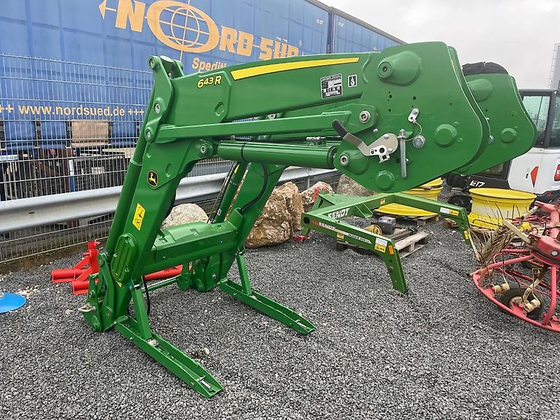 John Deere 643R