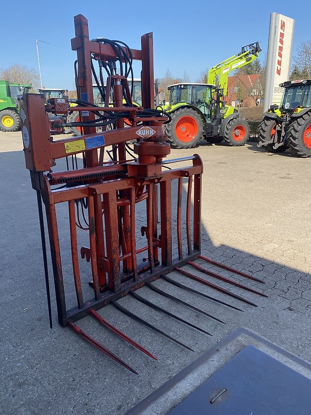 Kuhn B 1801 E Doppelmessergerat mit Hubgerüst und hydraulischem Oberlenker