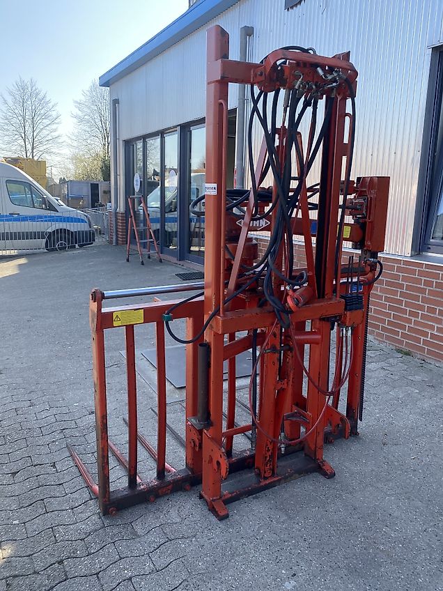 Kuhn B 1801 E Doppelmessergerat mit Hubgerüst und hydraulischem Oberlenker