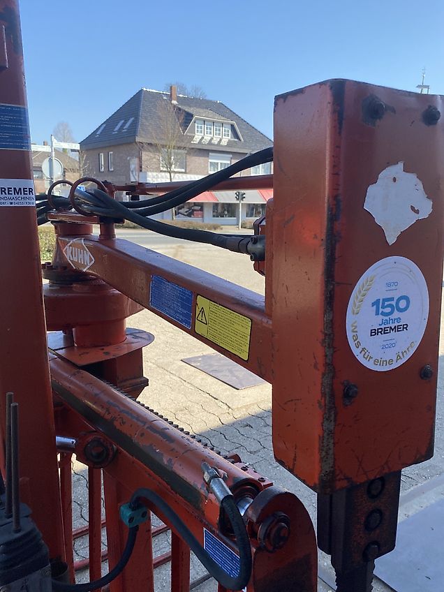 Kuhn B 1801 E Doppelmessergerat mit Hubgerüst und hydraulischem Oberlenker