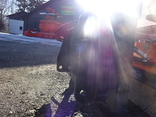 TALEX Eco Clean 1800 - Kehrmaschine -1,8 Meter - Anbau an Weidemann - verschiedene Ausstattungen möglich