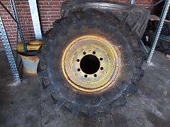 MB Trac Rad 16.9 R 24 Michelin BIB XM18
