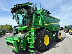 John Deere T560i
