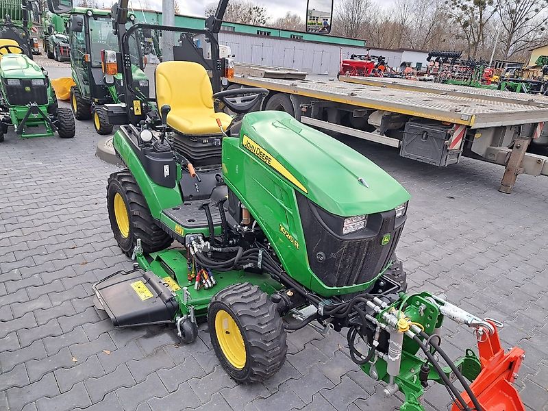 John Deere 1026R