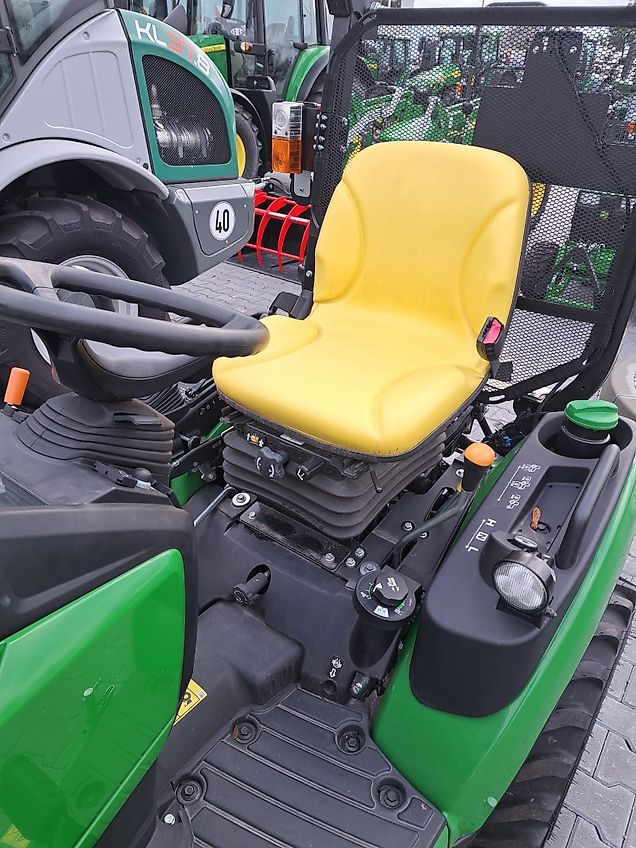 John Deere 1026R