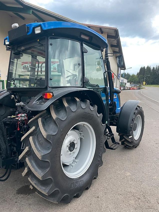 Solis 90 Allrad Traktor mit Kabine