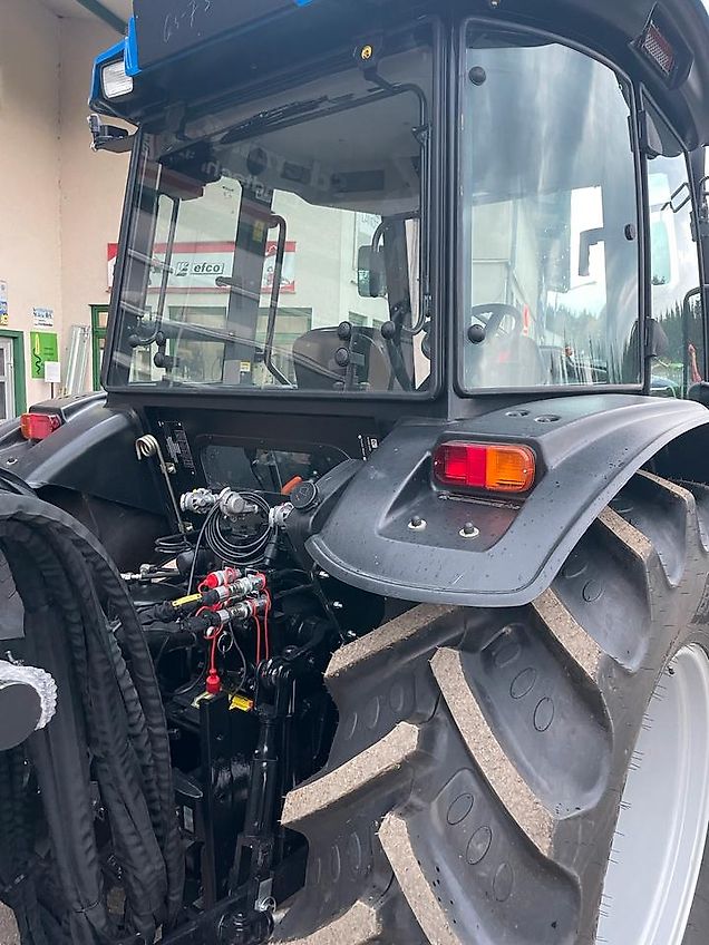 Solis 90 Allrad Traktor mit Kabine