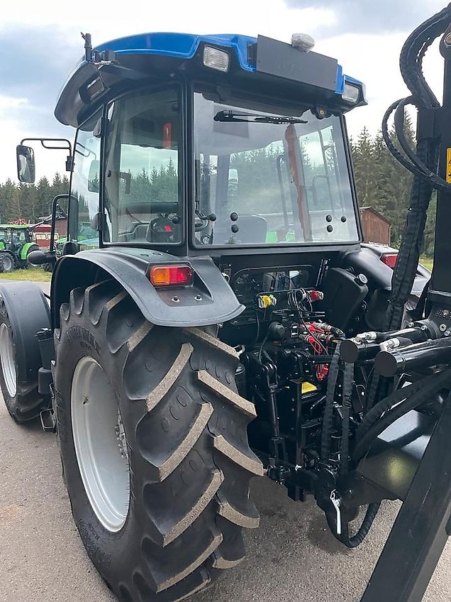 Solis 90 Allrad Traktor mit Kabine