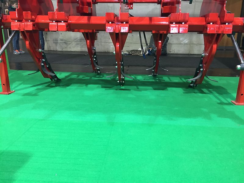 Minos Agri Untergrundlockerer mit Drehrechen GB 5