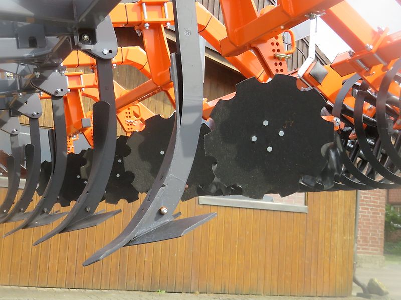 AgroXX TRIPLE-X 4.0-13 ZINKEN MULCHGRUBBER PREMIUM MIT DACHRINGWALZE--