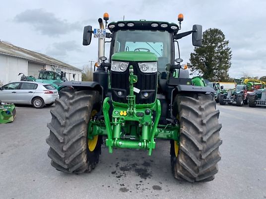 John Deere 6R215