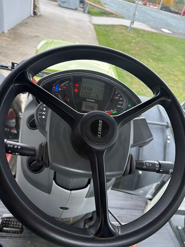 Claas Axion 830 CMATIC