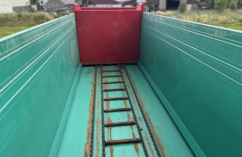 Farmtech FORTIS 2200 Abschiebewagen + Streuwerk