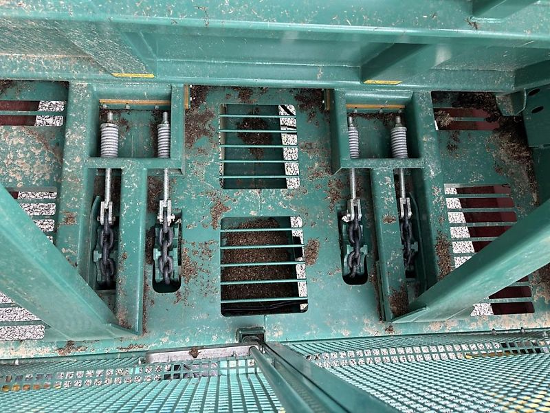 Farmtech FORTIS 2200 Abschiebewagen + Streuwerk