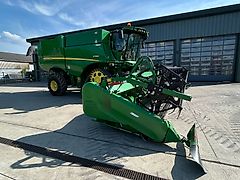 John Deere S780 COMBINE