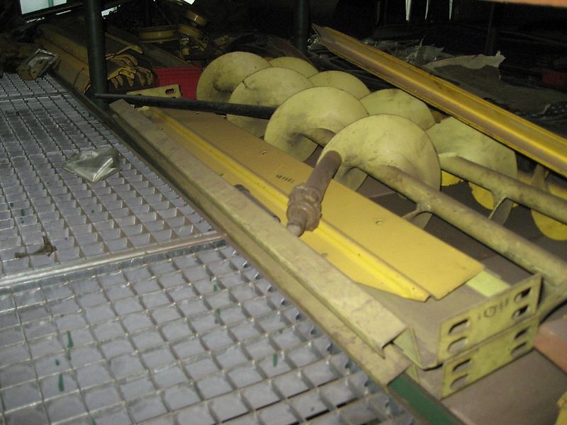 New Holland Posten neuer New Holland Ersatzteile für Mähdrescher New Holland 1530, 1540, 1550, 8030, 8040