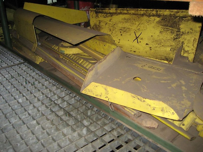 New Holland Posten neuer New Holland Ersatzteile für Mähdrescher New Holland 1530, 1540, 1550, 8030, 8040