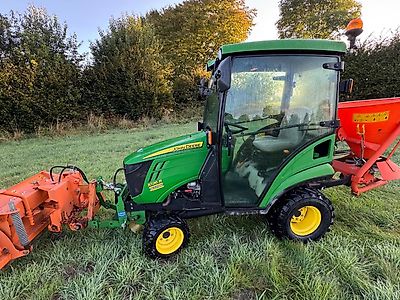 John Deere 1026R John Deere 1026R