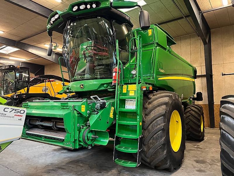 John Deere T 660i