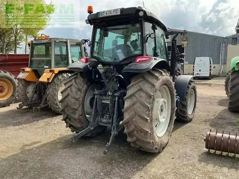 Valtra a105