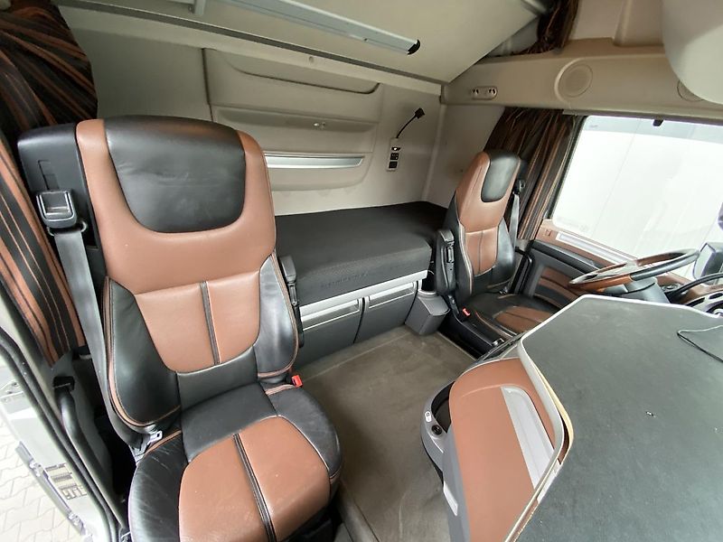 Daf XF 530 | Retarder*SSC*Standklima*Navi*Skylights