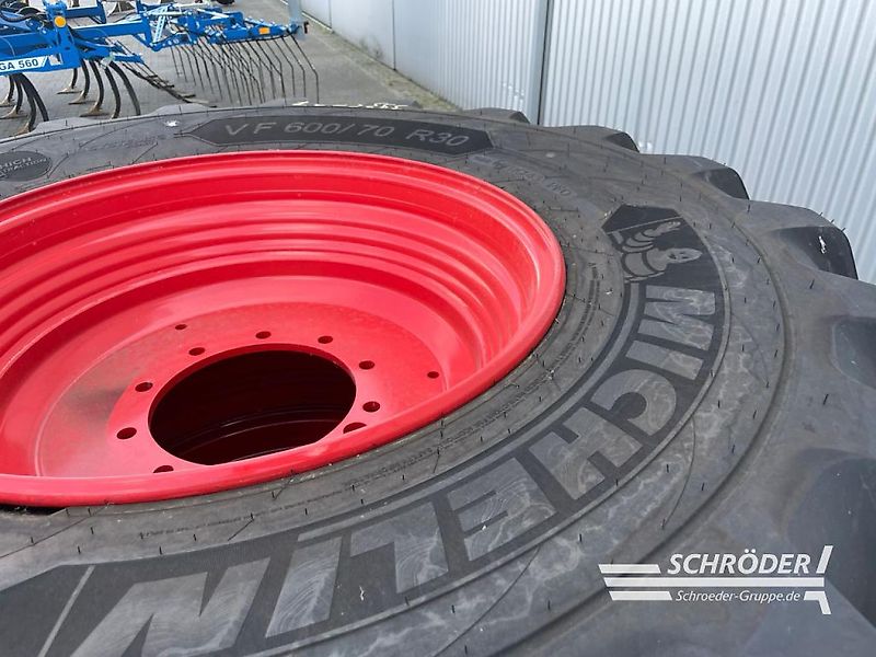 Fendt 2X 600/70 R30 MICHELIN VARIOGRIP