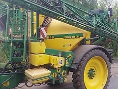 John Deere 840