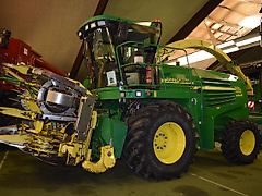 John Deere 7400