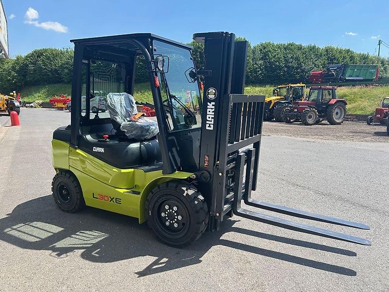 Clark L30 XE