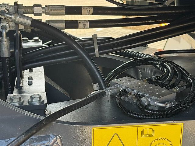 Doosan DEVELON /DL200-7, central lubrication, 2022