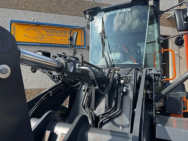 Doosan DEVELON /DL200-7, central lubrication, 2022