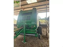 John Deere 854