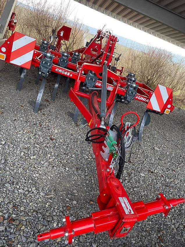 Unia Cross S dreibalkiger Flügelschargrubber 3m Auslösekraft 560kg Reifenpacker Walze
