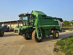 John Deere W550