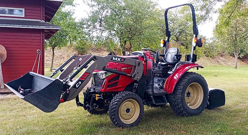 Yanmar Traktoren für die Arbeit im Herbst und dem Winterdienst