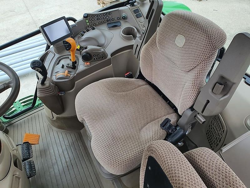 John Deere 6215R 20/20 AutoQuad Plus ECO + TLS + John Deere H380 frontloader + Compressed air trailer brakes