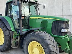 John Deere 6920