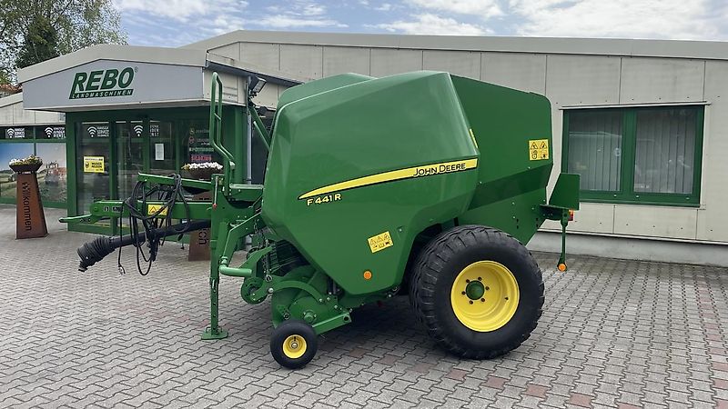 John Deere RUNDBALLENPRESSE F441R