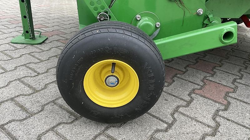 John Deere RUNDBALLENPRESSE F441R