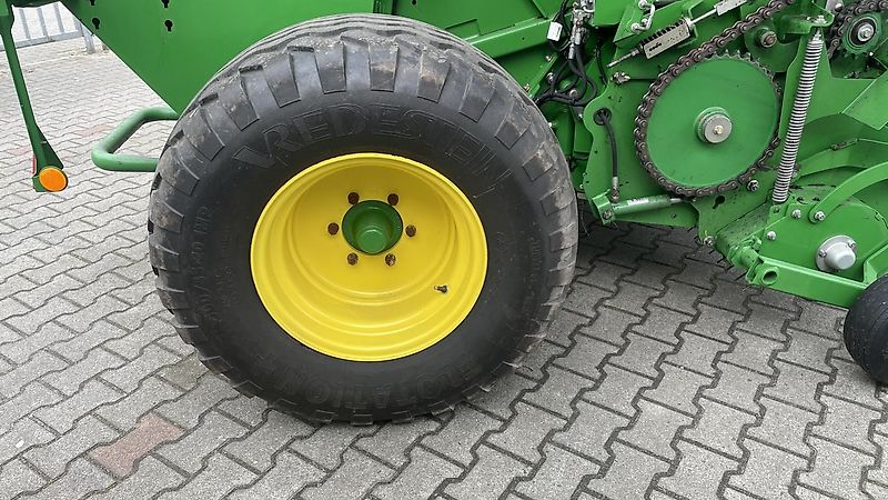 John Deere RUNDBALLENPRESSE F441R
