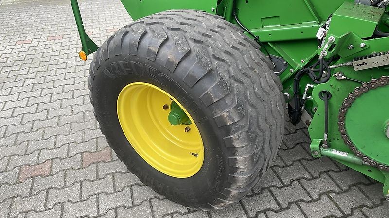 John Deere RUNDBALLENPRESSE F441R