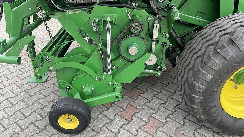 John Deere RUNDBALLENPRESSE F441R