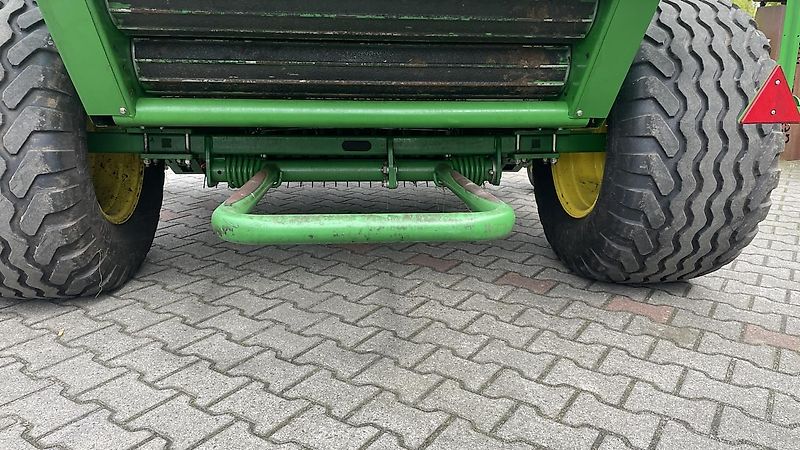 John Deere RUNDBALLENPRESSE F441R